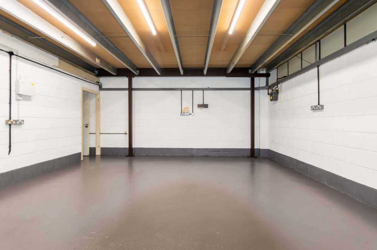 Industrial Unit in Verwood - photo 4