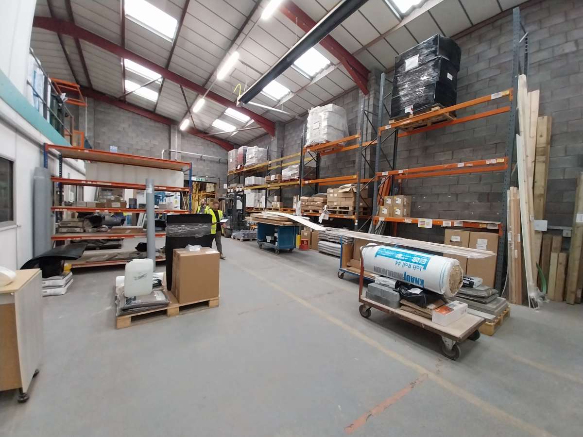 Industrial Unit in Bradford - photo 3