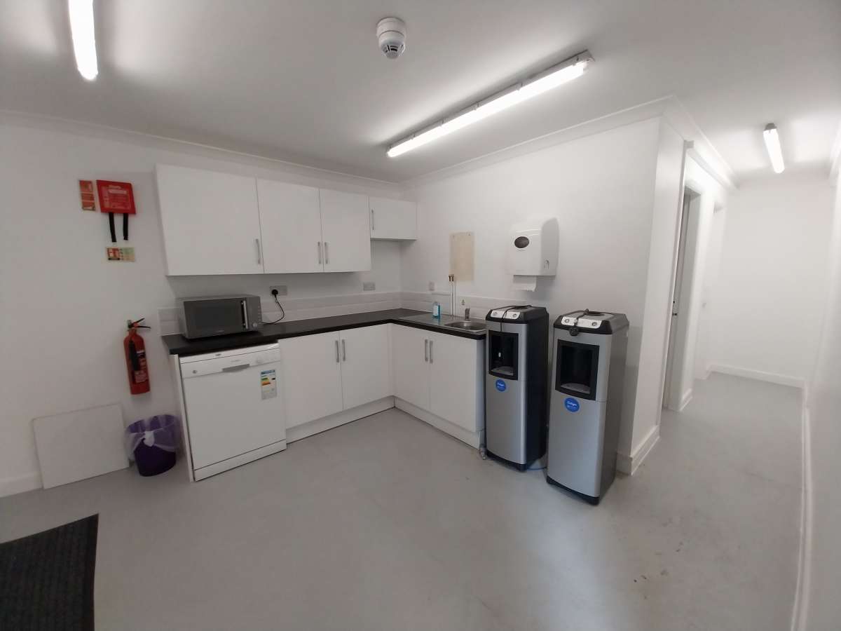 Industrial Unit in Bradford - photo 4