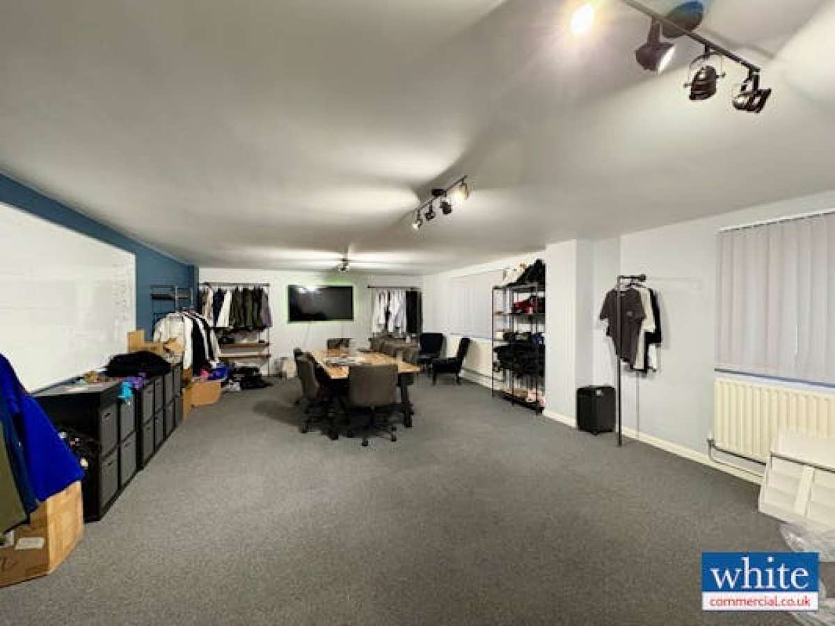 Industrial Unit in Buckingham - photo 2