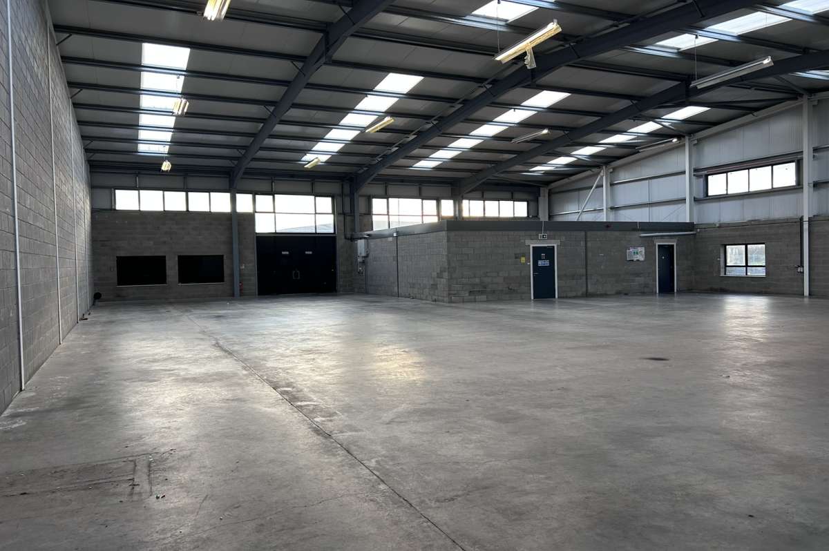 Industrial Unit in Belfast - photo 3
