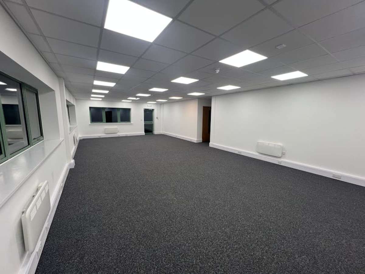 Industrial Unit in Portsmouth - photo 3