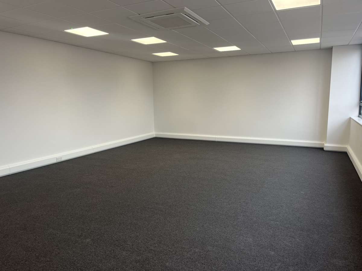 Industrial Unit in Portchester - photo 2