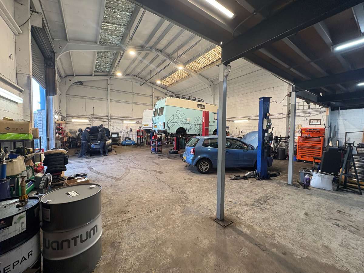 Industrial Unit in Wallington - photo 4