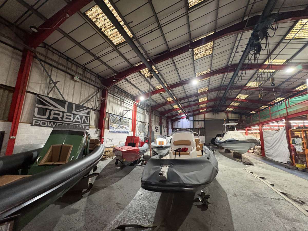 Industrial Unit in New Milton - photo 2