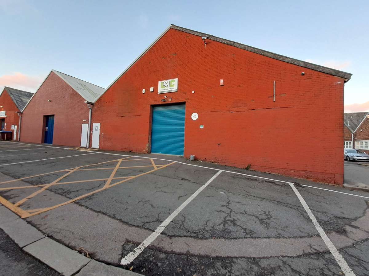 Industrial Unit in Welwyn Garden City - photo 4