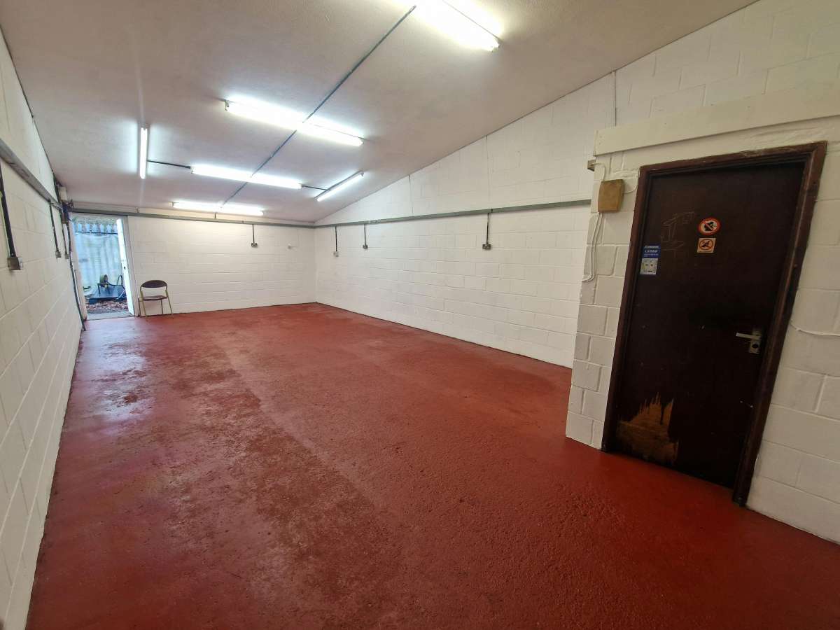 Industrial Unit in Southsea - photo 3