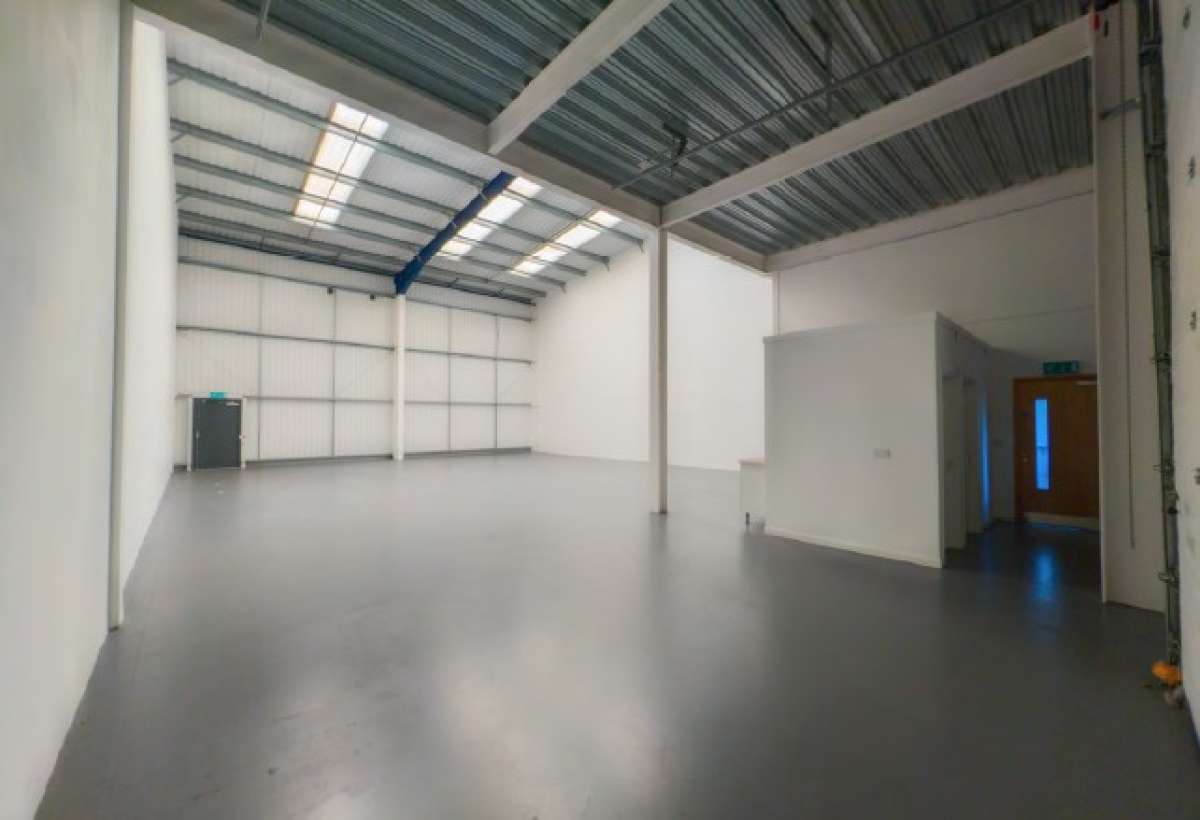 Industrial Unit in Bletchley - photo 3