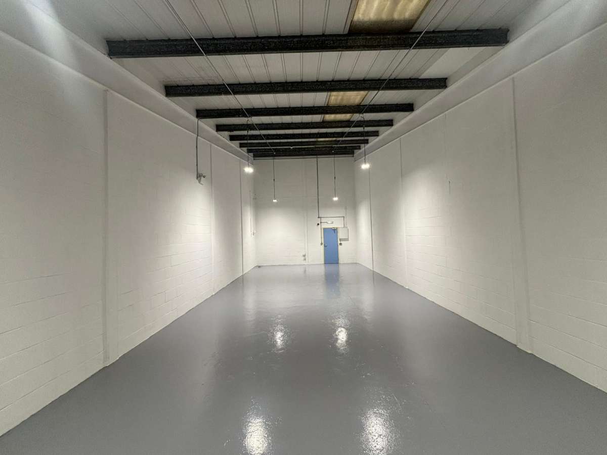 Industrial Unit in Letchworth Garden City - photo 2