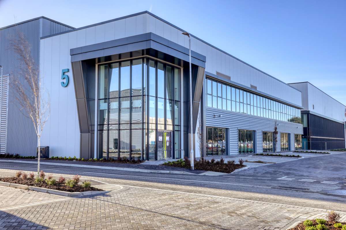 Industrial Unit in Havant - photo 2