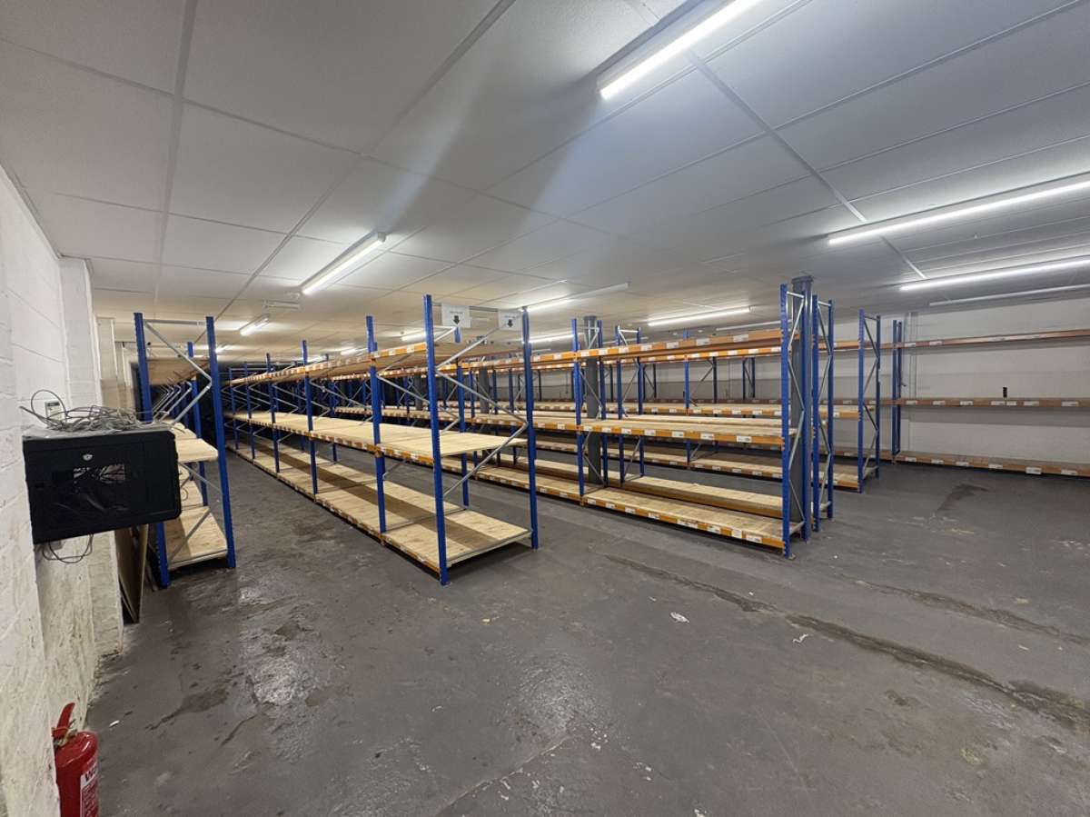 Industrial Unit in Wolverhampton - photo 4