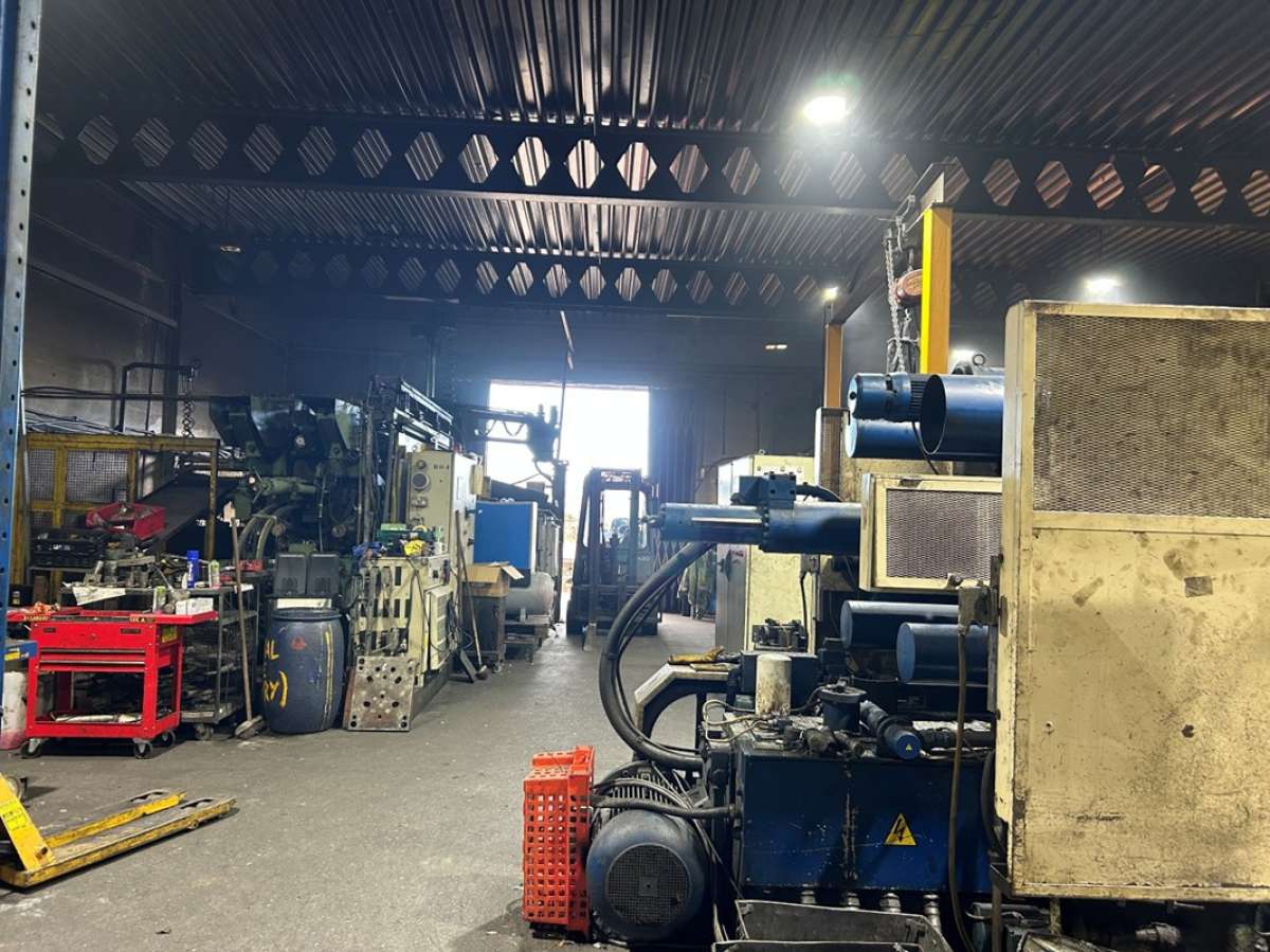 Industrial Unit in Moss Side Industrial Estate - photo 4