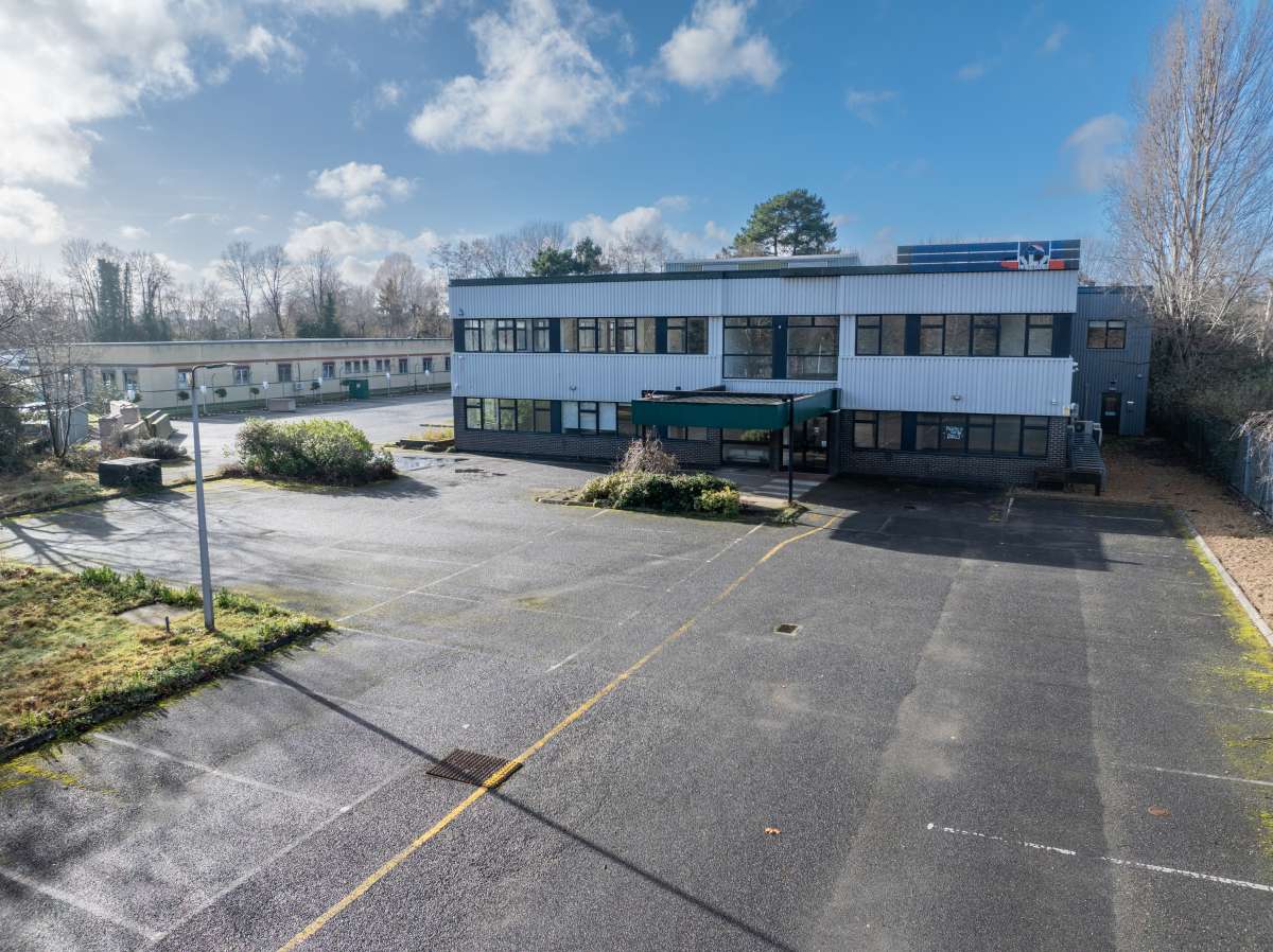 Industrial Unit in Wimbledon - photo 4