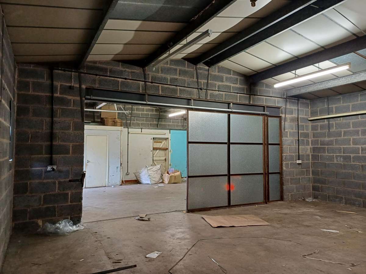Industrial Unit in Corby - photo 3
