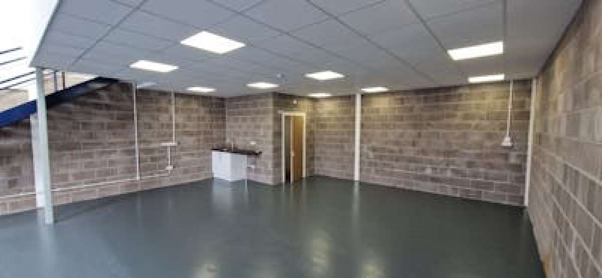 Industrial Unit in Southampton - photo 4