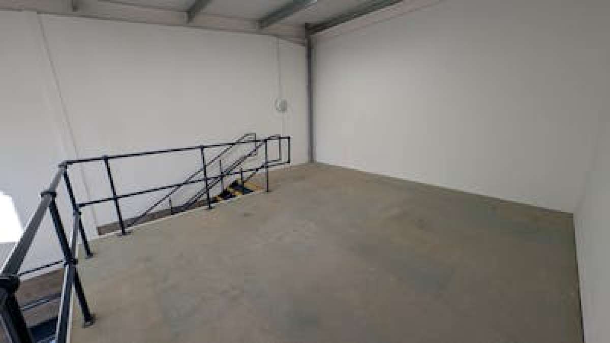 Industrial Unit in Southampton - photo 4