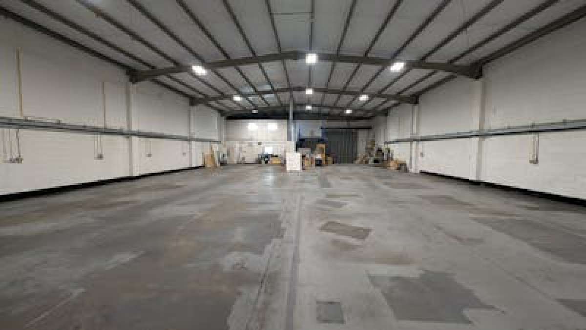 Industrial Unit in Southampton - photo 2