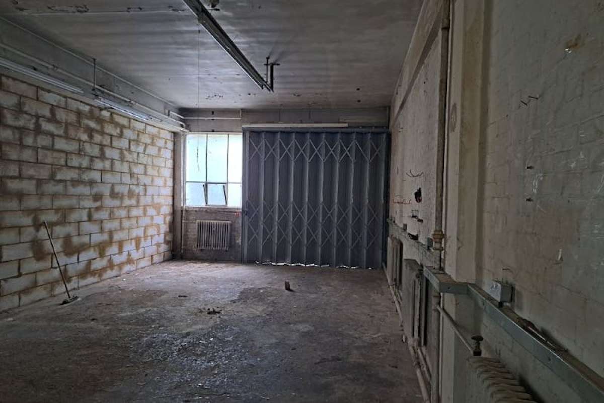 Industrial Unit in London - photo 4