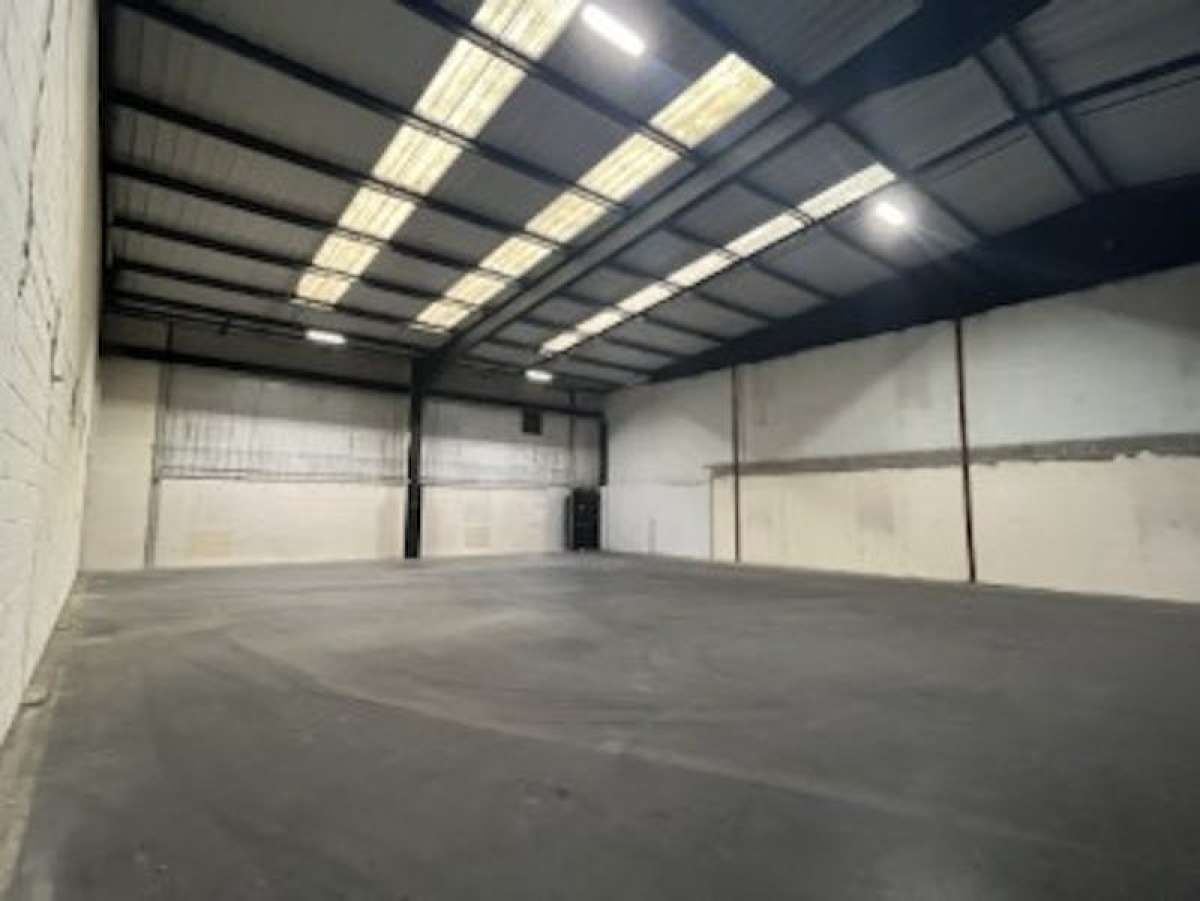 Industrial Unit in London - photo 4