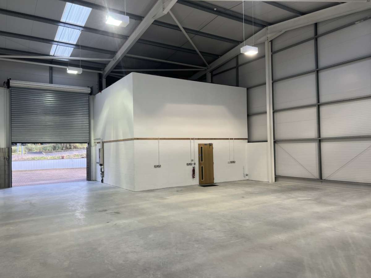 Industrial Unit in Hayle - photo 2