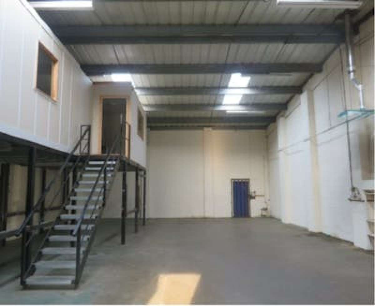 Industrial Unit in Corby - photo 2