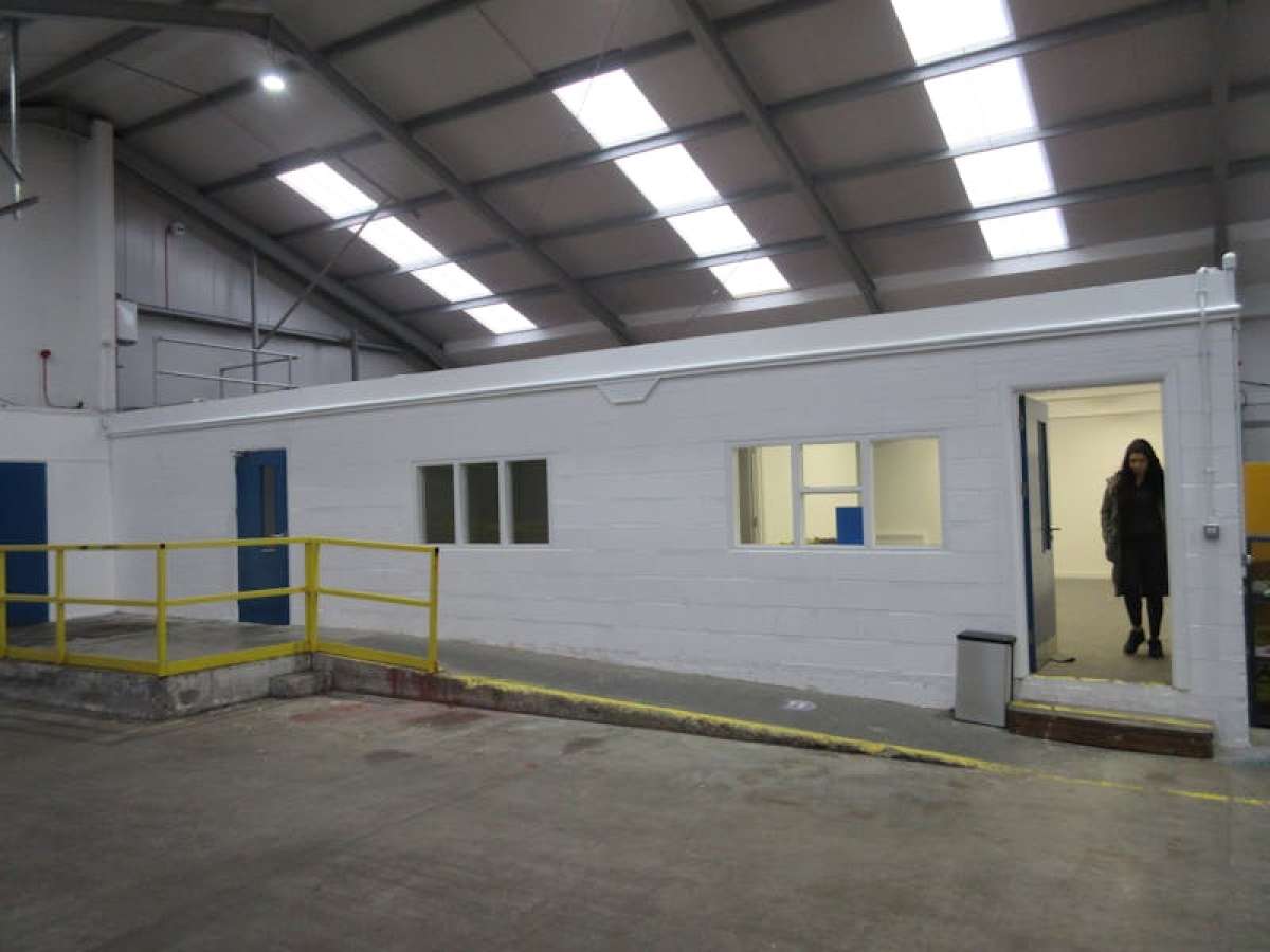 Industrial Unit in Byfleet - photo 4