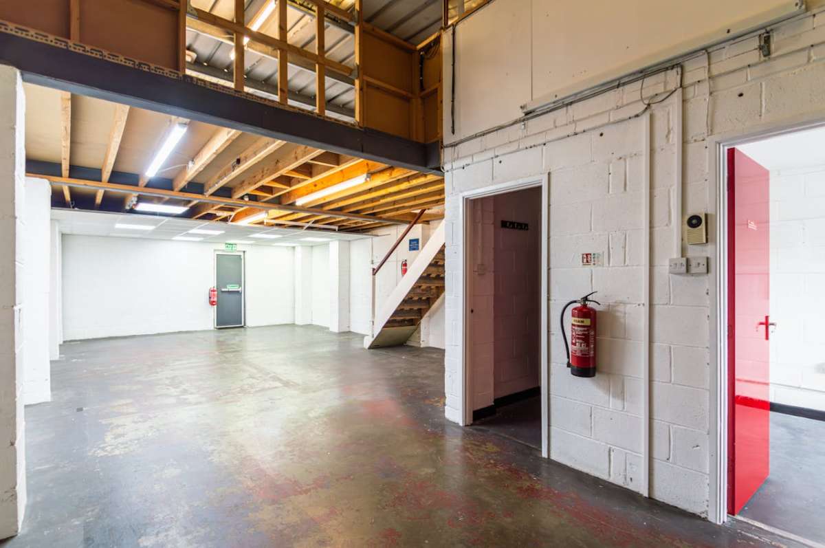 Industrial Unit in New Milton - photo 2