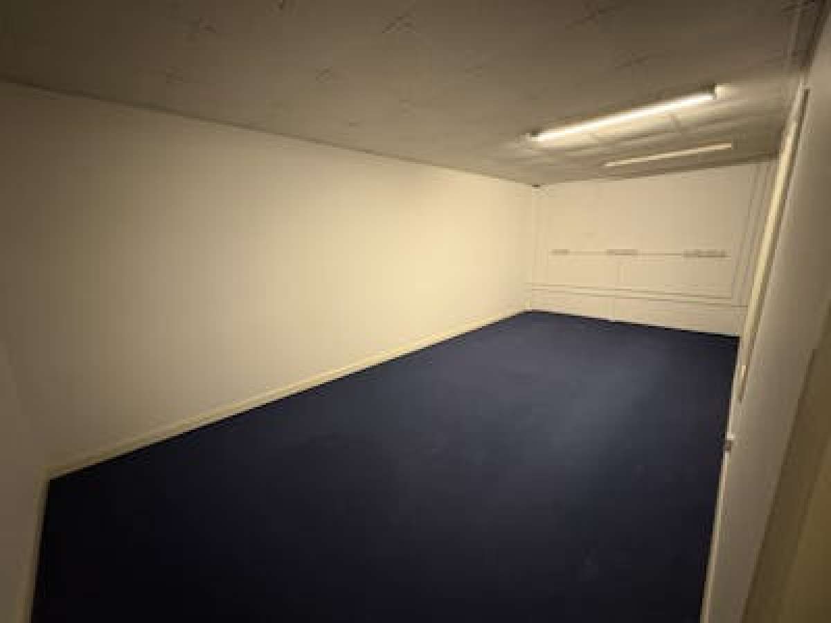 Industrial Unit in Fareham - photo 3