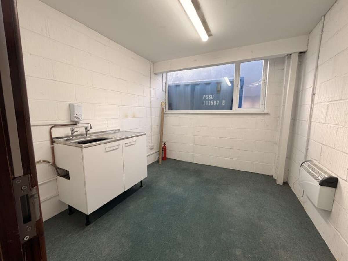 Industrial Unit in Alton - photo 4