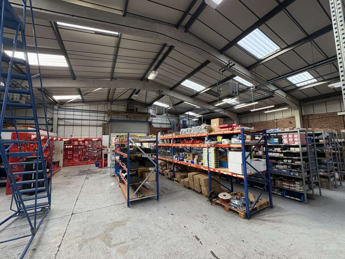 Industrial Unit in Oldbury - photo 3