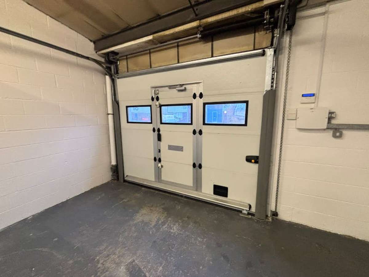 Industrial Unit in Fareham - photo 4