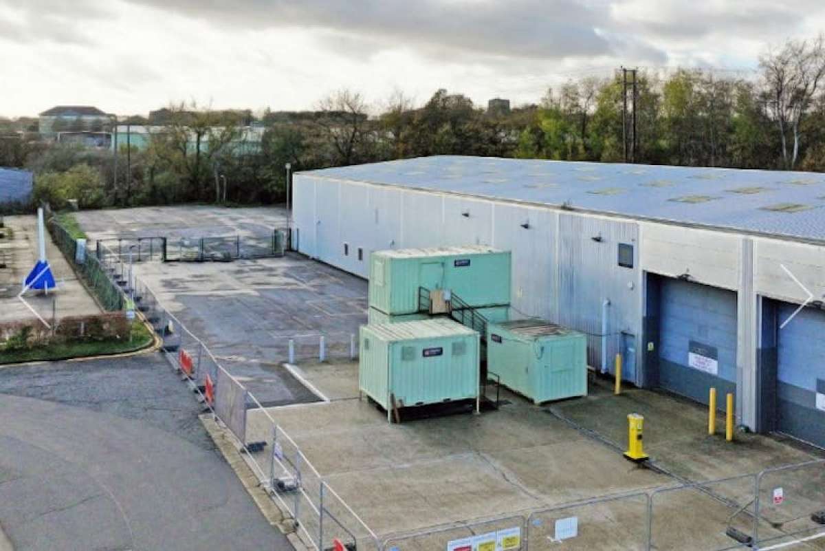 Industrial Unit in Basingstoke - photo 2