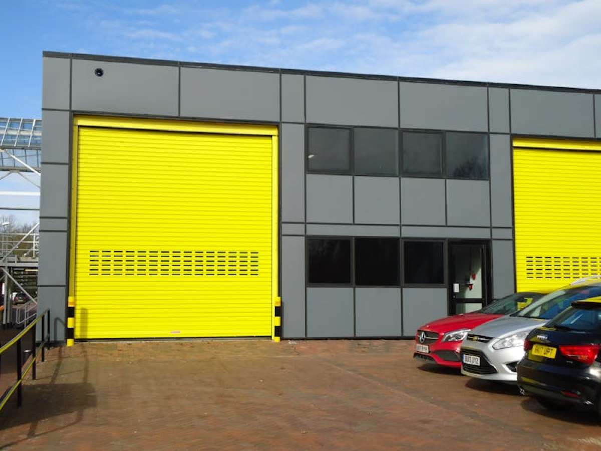 Industrial Unit in Basingstoke - photo 2