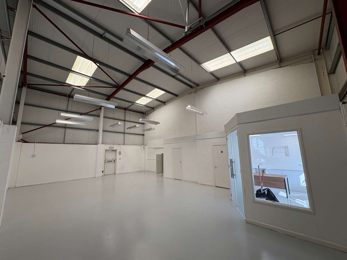 Industrial Unit in Loughborough - photo 3