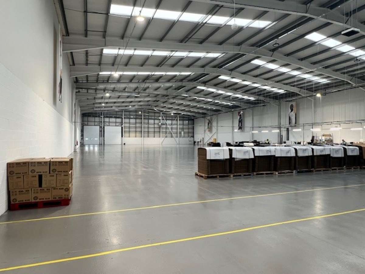 Industrial Unit in Wolverhampton - photo 4