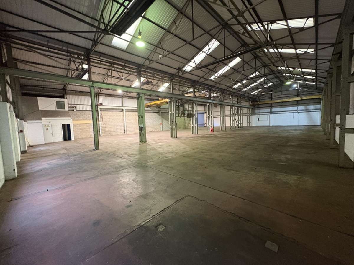 Industrial Unit in Wolverhampton - photo 3