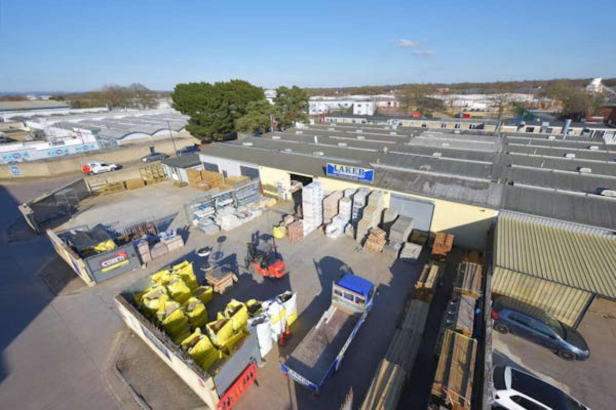 Industrial Unit in Crawley - photo 2