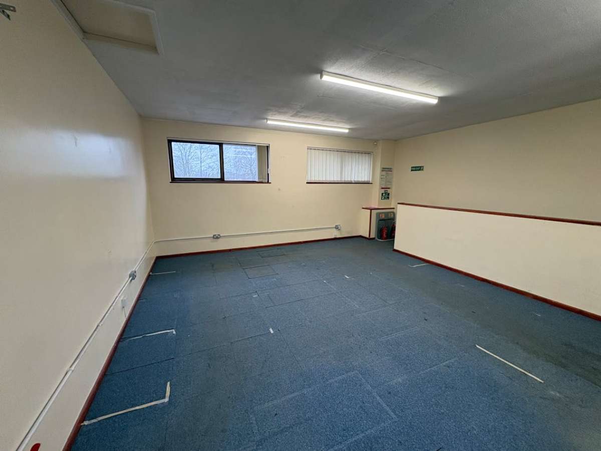 Industrial Unit in Southampton - photo 4