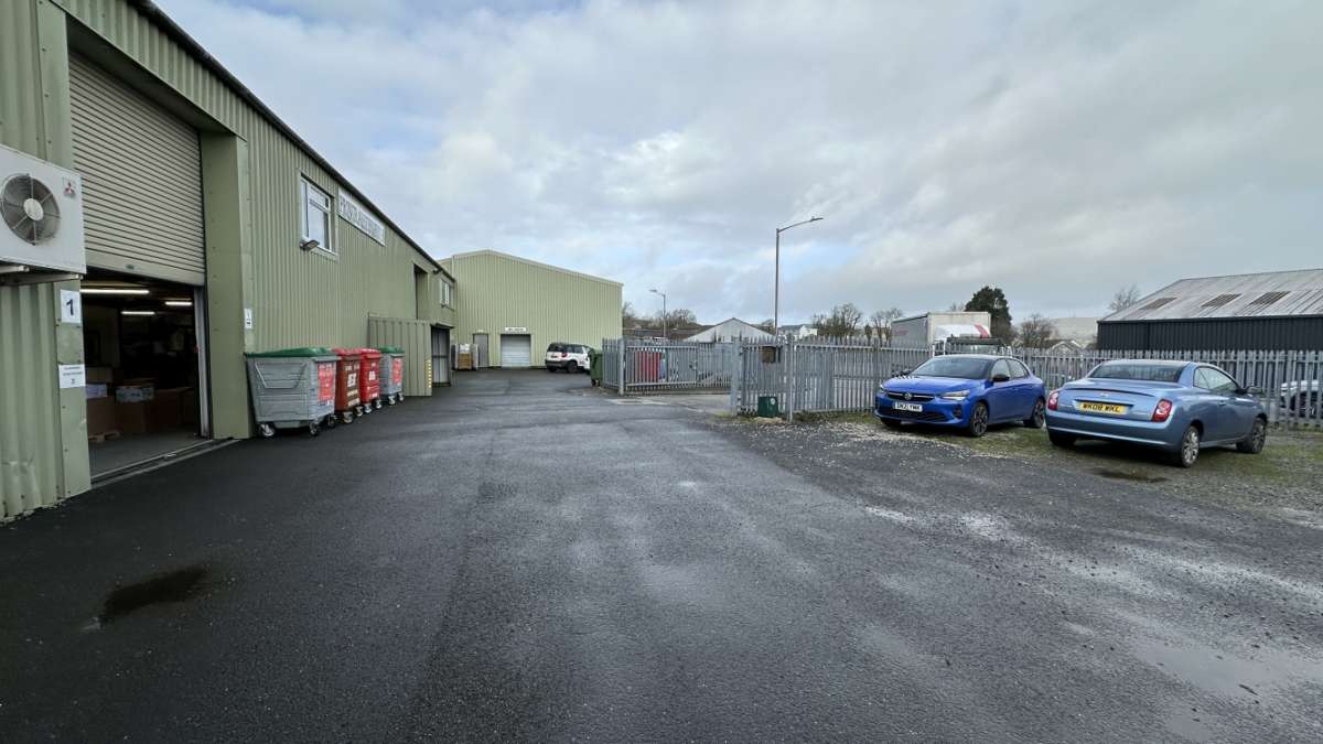 Industrial Unit in Liskeard - photo 2