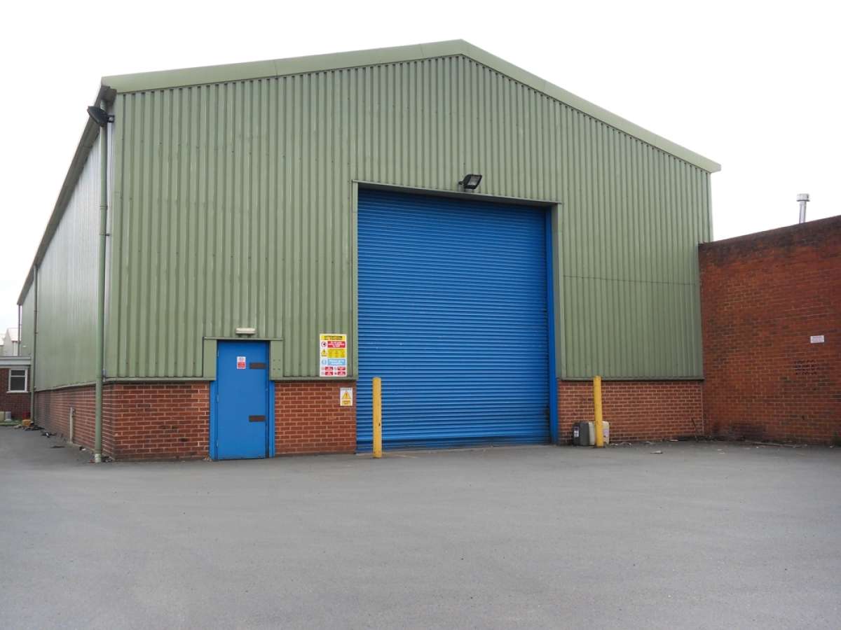 Industrial Unit in Kingswinford - photo 2