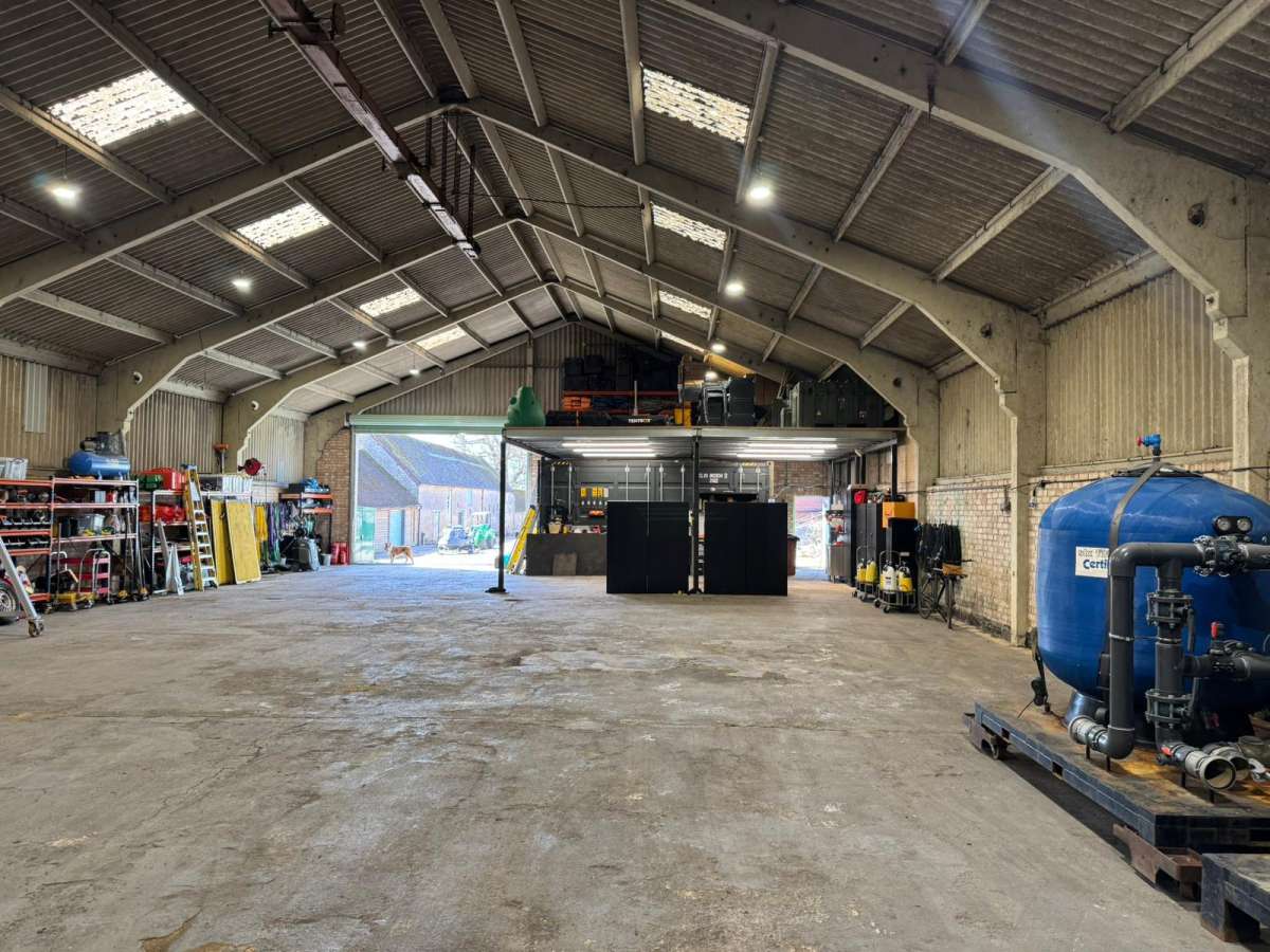 Industrial Unit in Tyringham - photo 4