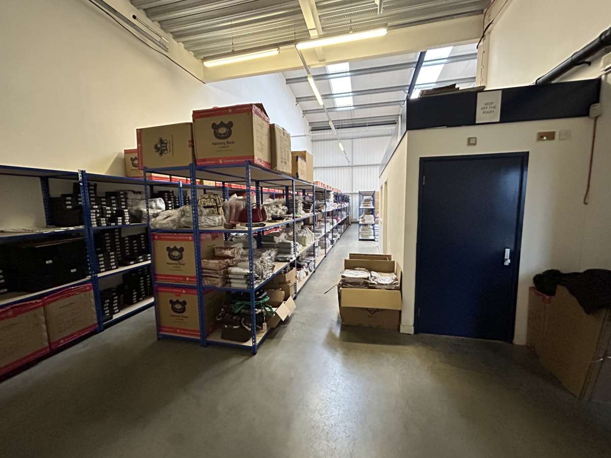 Industrial Unit in Trafford Park - photo 2