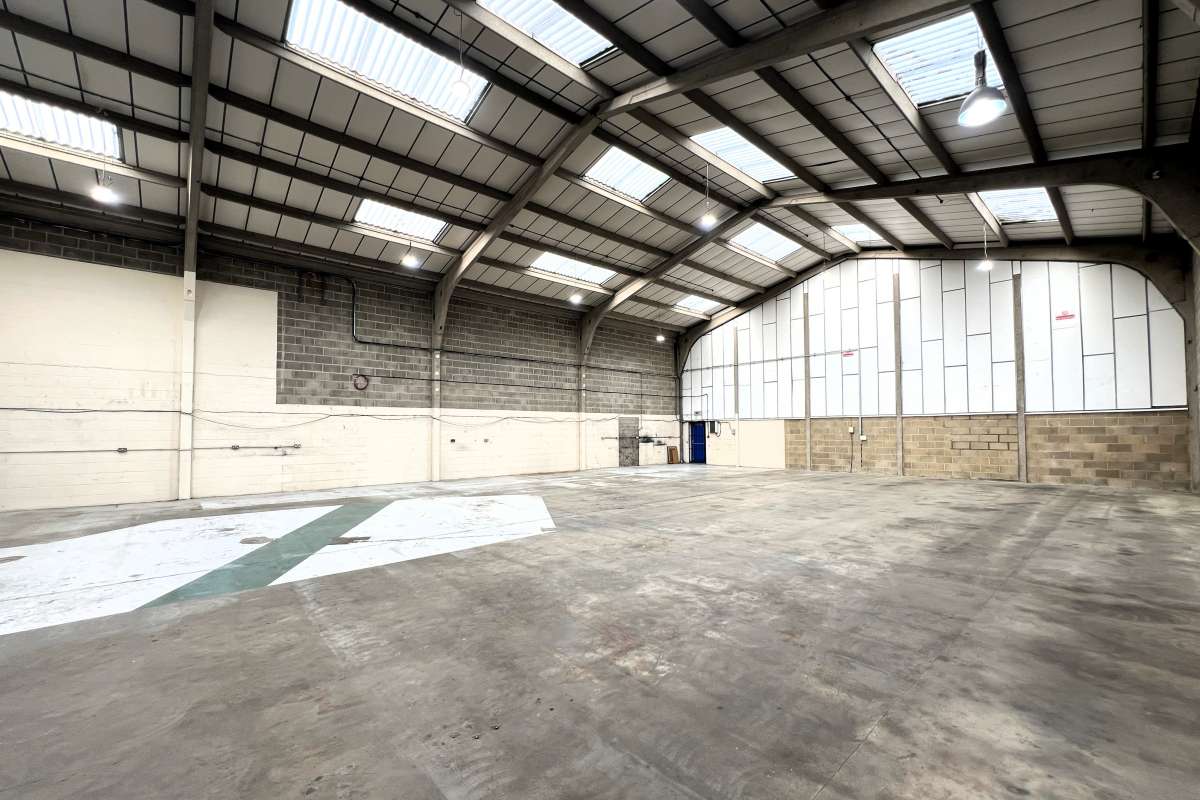 Industrial Unit in Temple Farm Industrial Estate - photo 2