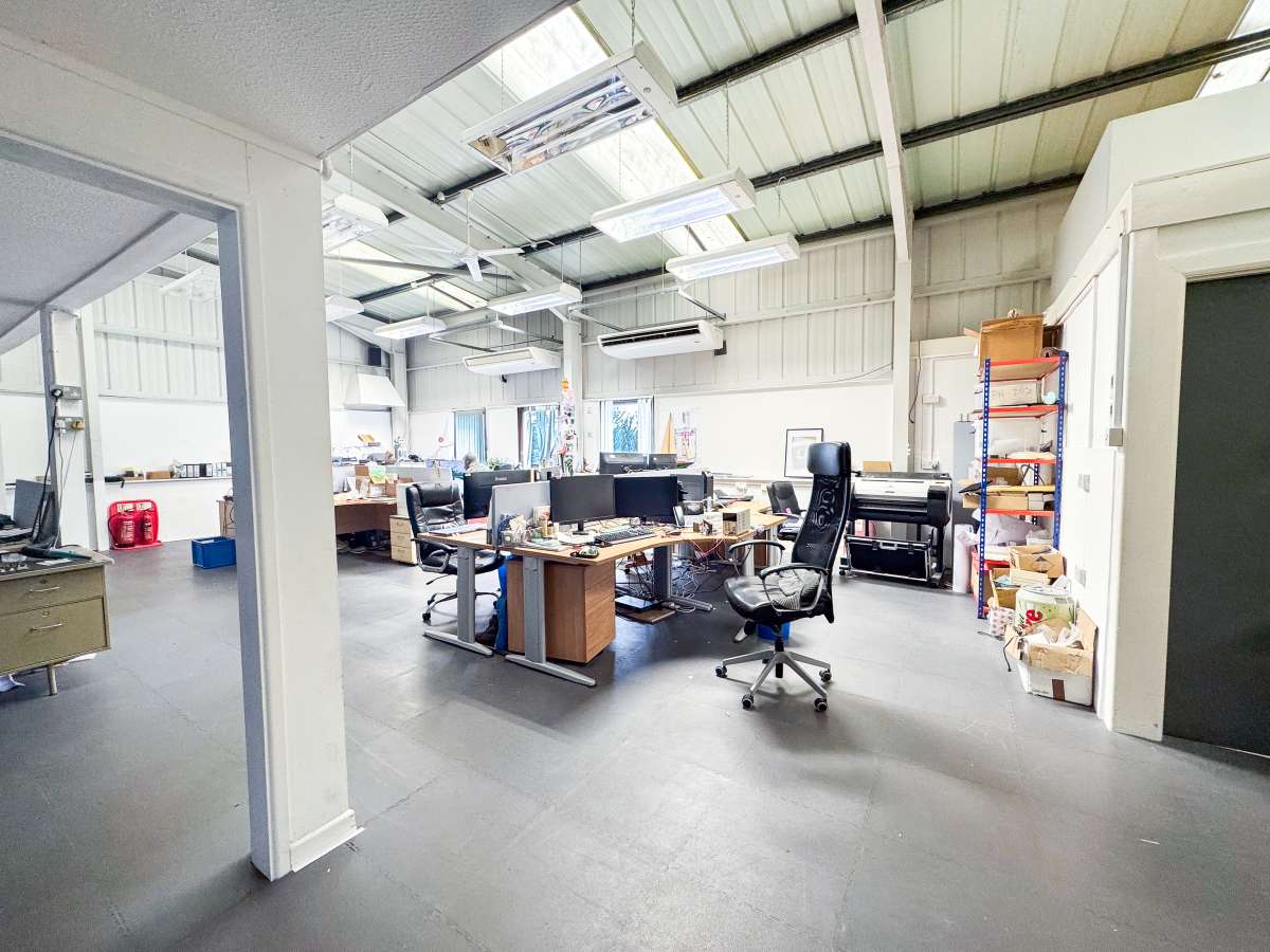 Industrial Unit in Falmouth - photo 3