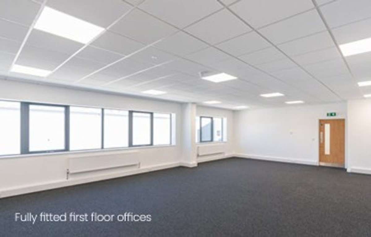 Industrial Unit in Enfield - photo 2