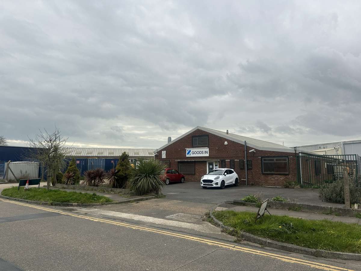Industrial Unit in Eastbourne - photo 3