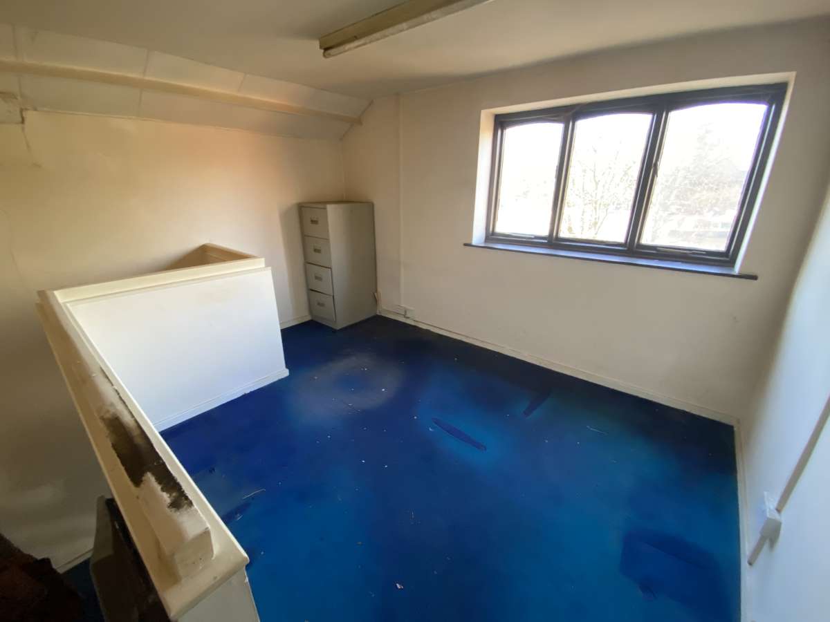 Industrial Unit in Worcester - photo 4