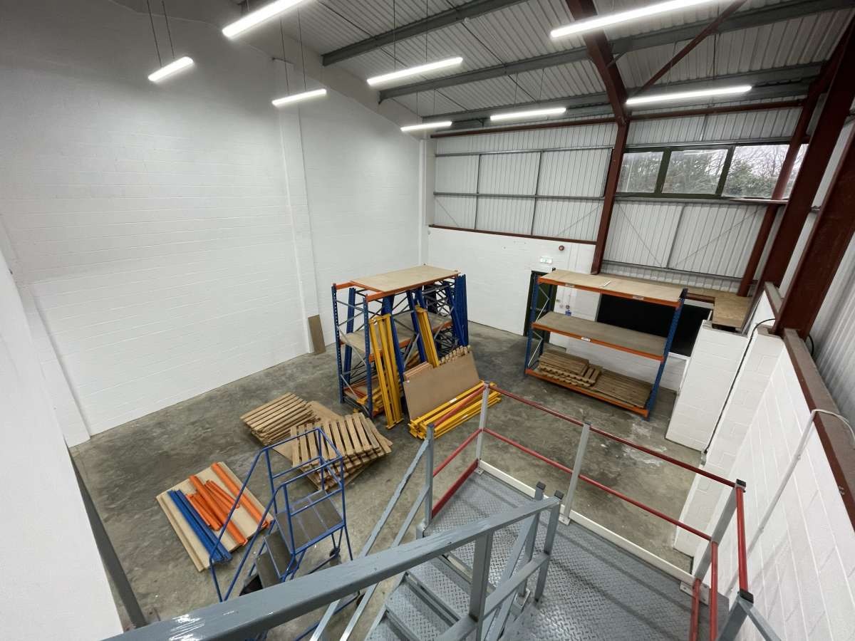 Industrial Unit in Witney - photo 2