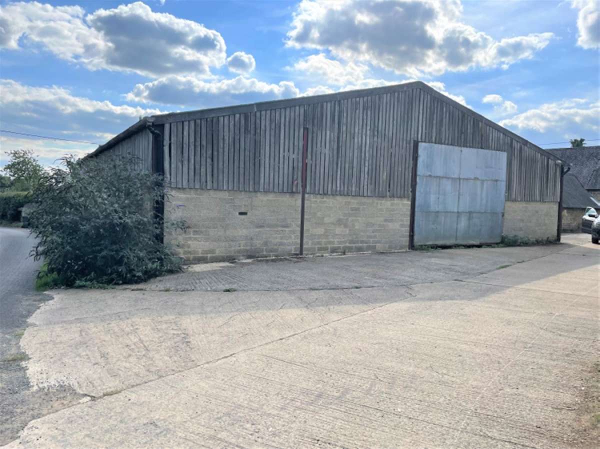 Industrial Unit in Chippenham - photo 2