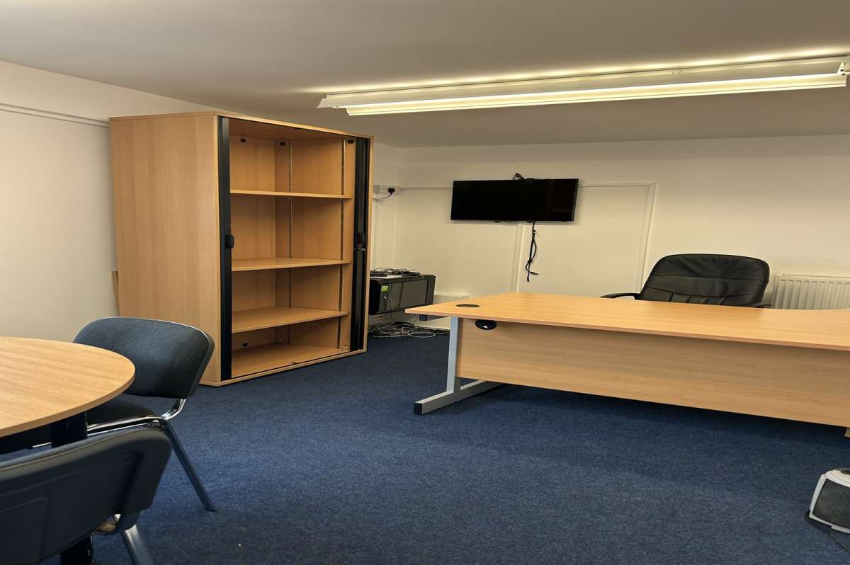 Industrial Unit in Lisburn - photo 2